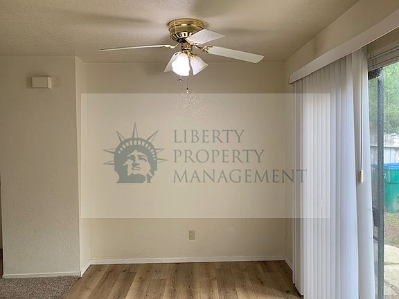 5th image of 1303 Burgundy Ln #1303