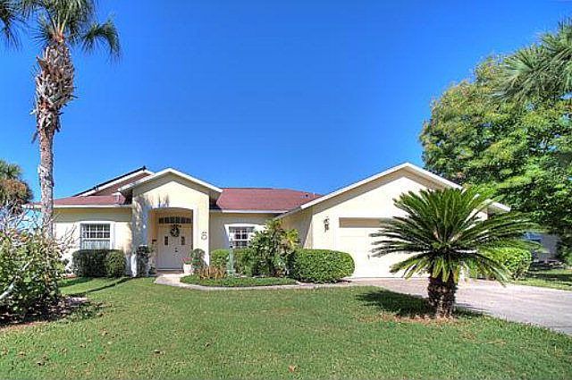 1st image of 5 Carlson Ln