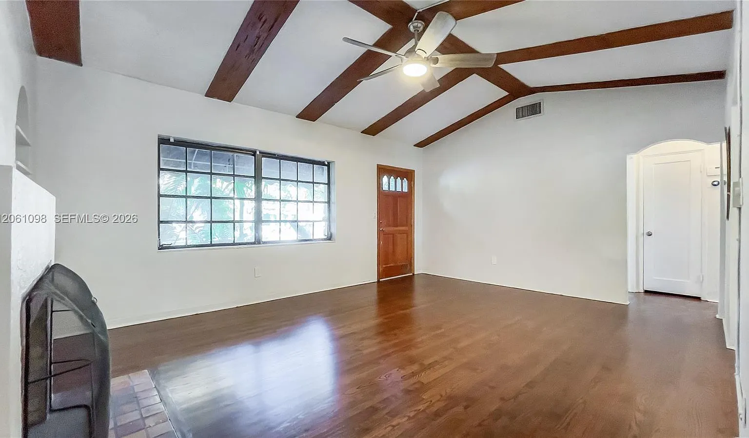 3 bed, 1857 sqft, $6,900 — Photo 3