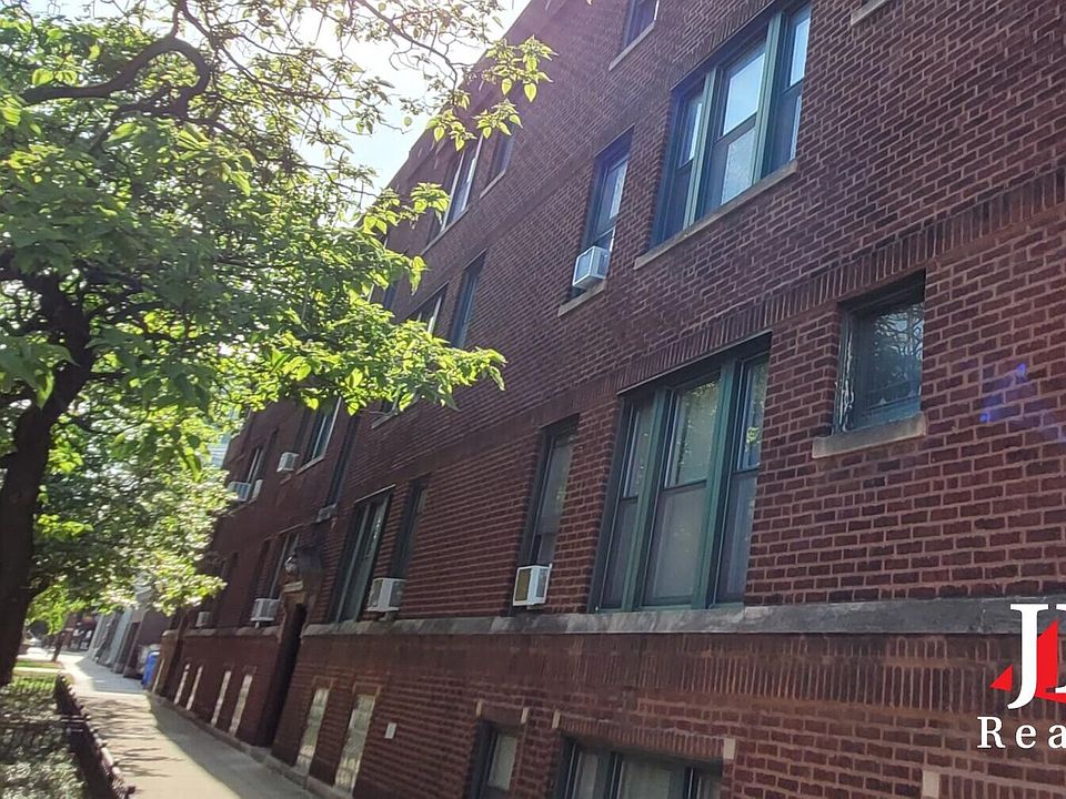 2nd image of 1525 W Carmen Ave Unit 3