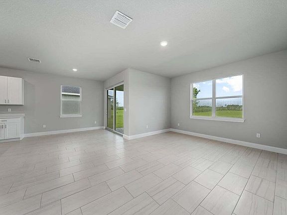 4th image of 9023 Dahlia Circle