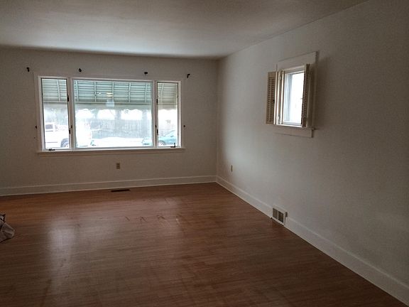 4th image of 1833 W 21st St