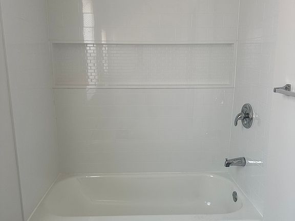 3rd image of 1451 Washington Ave
