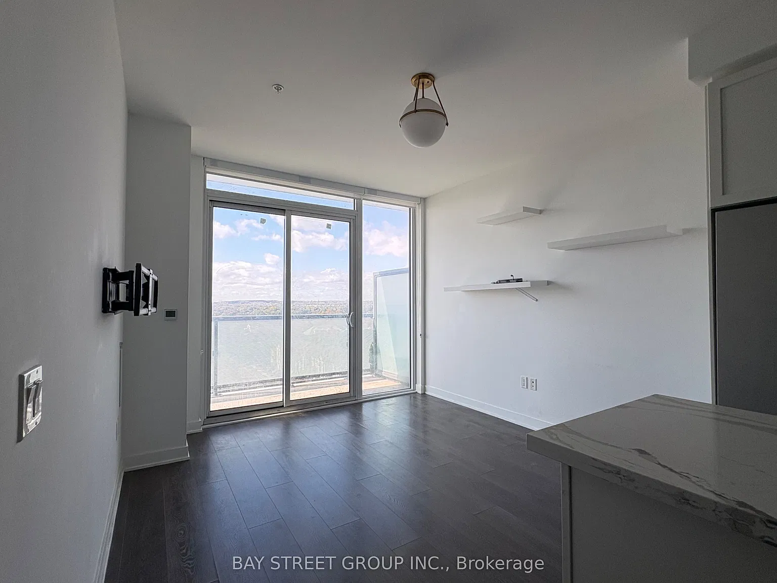 2 bed, $2,450 — Photo 4