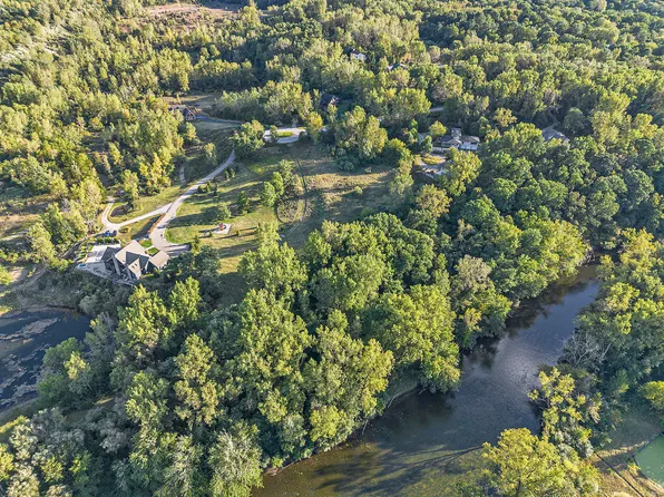 5326 River Ridge Ln, Ann Arbor, MI 48103