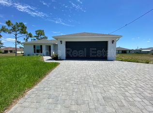 1906 Jacaranda Pkwy W, Cape Coral, FL 33993
