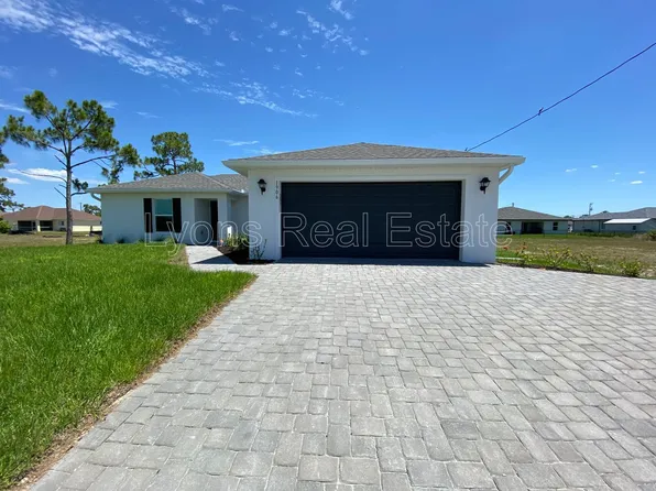 1906 Jacaranda Pkwy W, Cape Coral, FL 33993