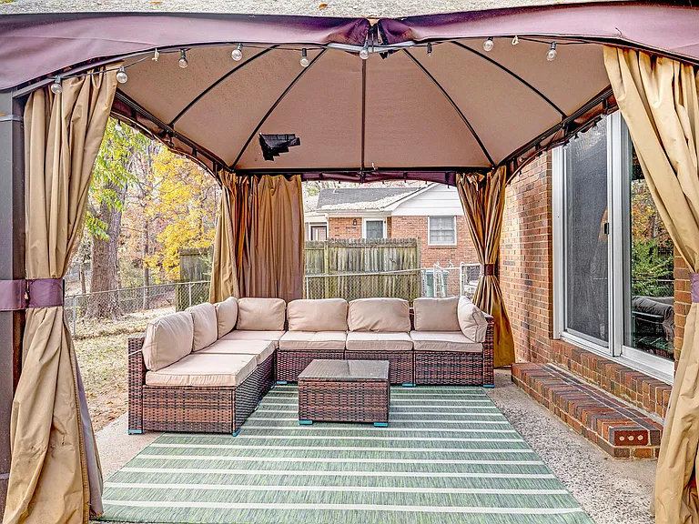 Outdoor pergola