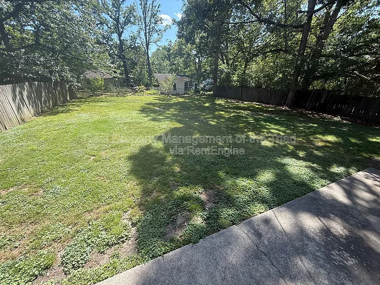 2817 Shady Lawn Dr — Photo 21