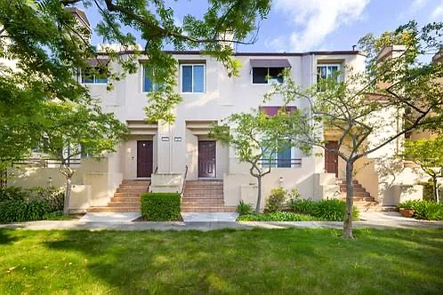 16 E Court Ln Photo 1