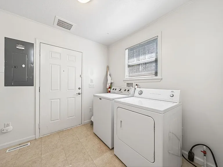4067 Blaylock Rd — Photo 16