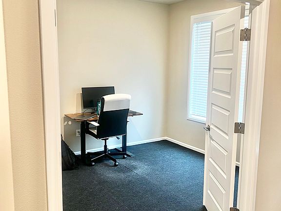 3rd image of 17651 128th Avenue Ct E