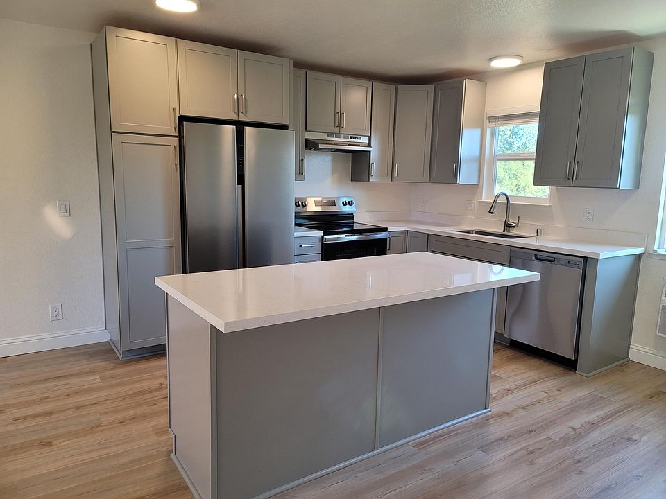 1st image of 1000 Pinetop Cir