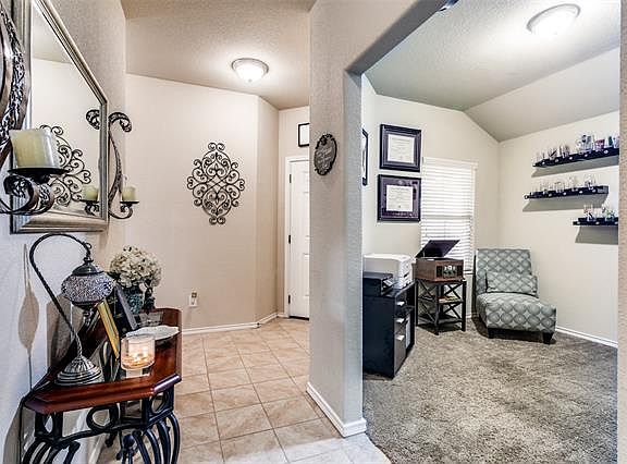 4th image of 1120 Wellesbourne Ln