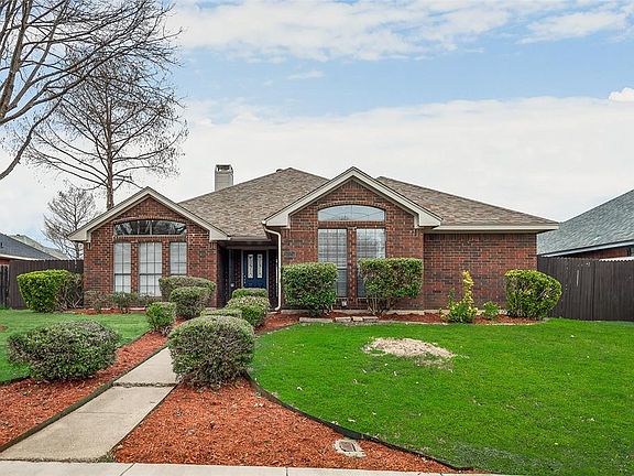 4th image of 1025 Monarch Dr