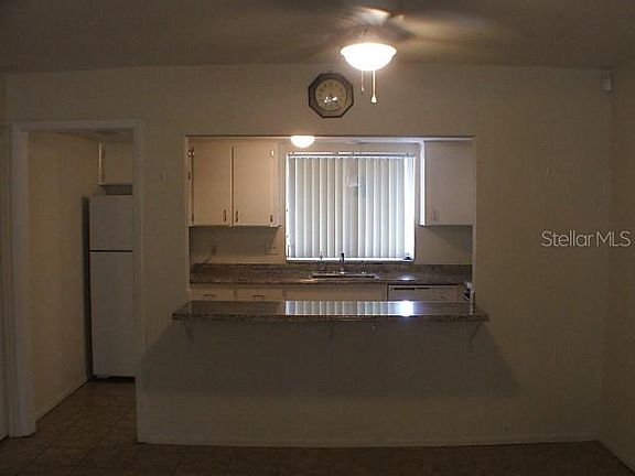 4th image of 3802 N Lake Dr Unit 22