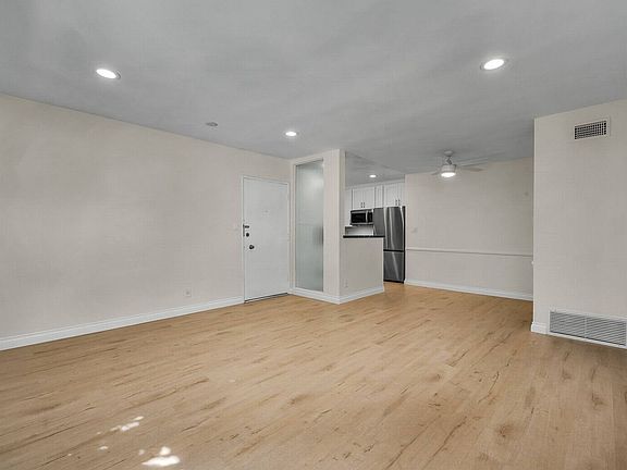 5th image of 1361 N Laurel Ave APT 10
