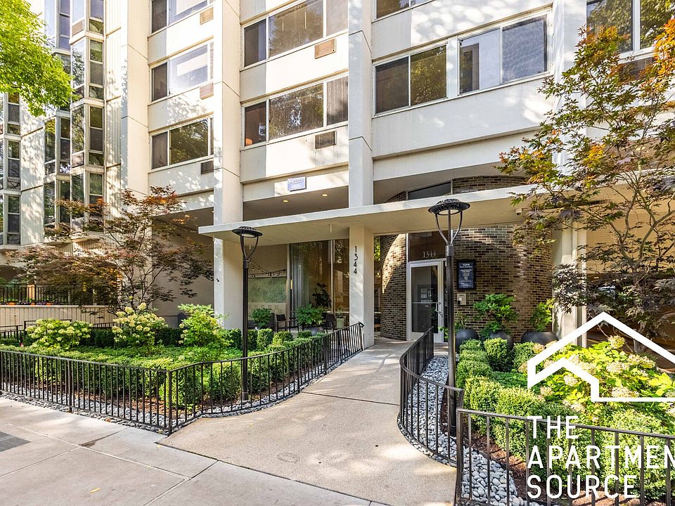 1st image of 1324 N Dearborn St #17K