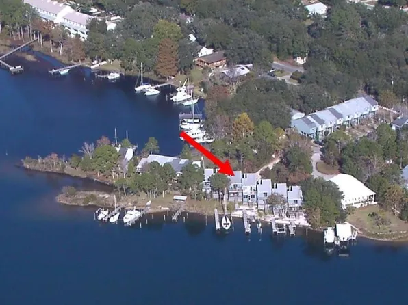200 White St APT 16, Niceville, FL 32578