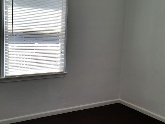 2nd image of 912 Jeffrey St