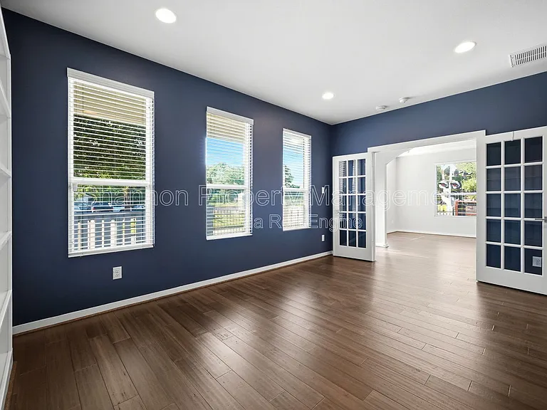 605 Dumble St — Photo 32