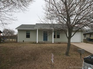 1201 E 142nd St, Glenpool, OK 74033