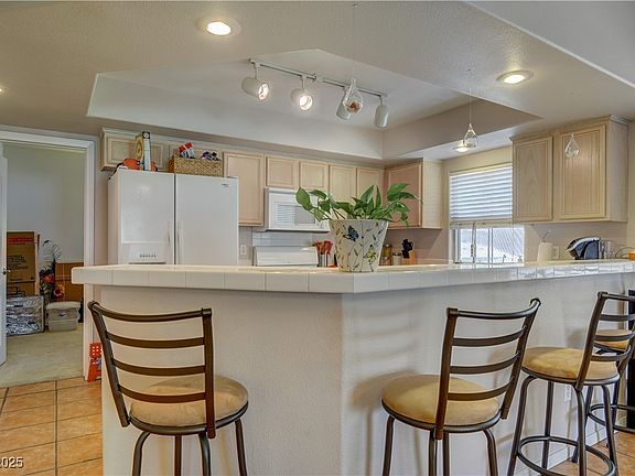 4th image of 3600 Pierida St Unit 201