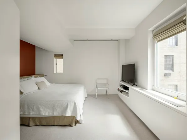 880 5th Avenue image 5 of 12