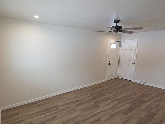 4th image of 539 East Ave
