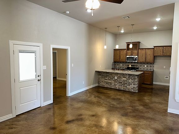 3rd image of 2311 Briar Hollow Dr
