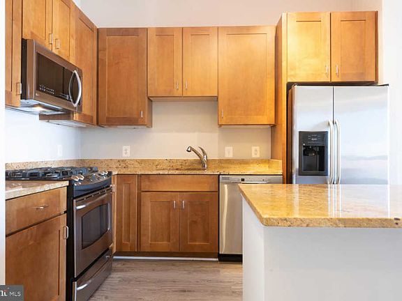 5th image of 2200 N Westmoreland St Unit 507