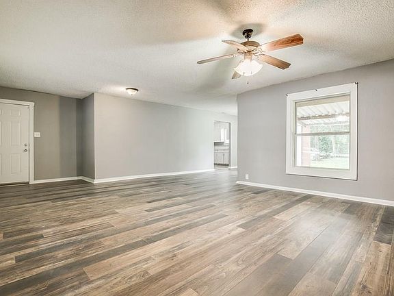 5th image of 4709 Wadsworth Dr