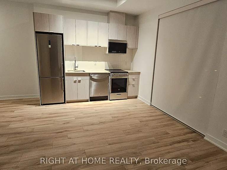 1660 Bloor St W #418 — Photo 17