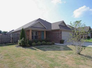 3033 N Verona Ln, Fayetteville, AR 72704