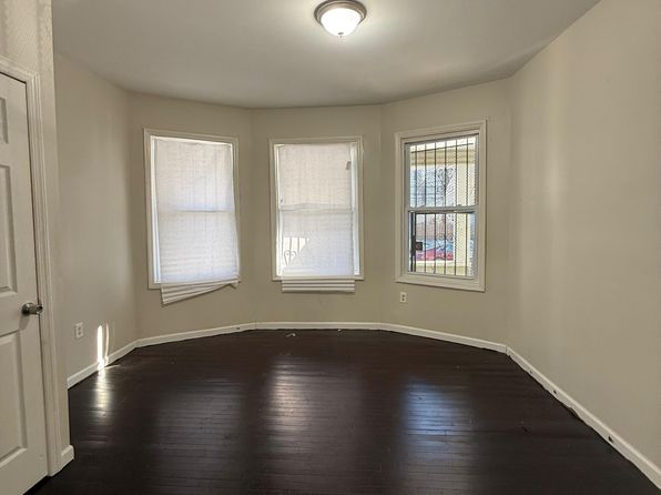 887 S 18th St FLOOR 1