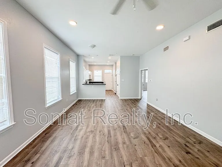 9000 Edinburgh St — Photo 2