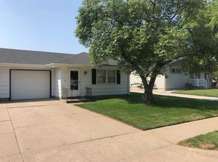 1711 E Cuming St, Fremont, NE 68025