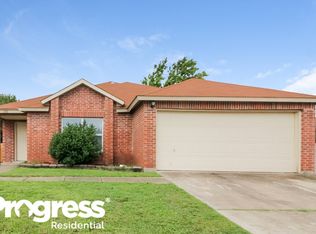600 Capricorn Dr, Cedar Hill, TX 75104
