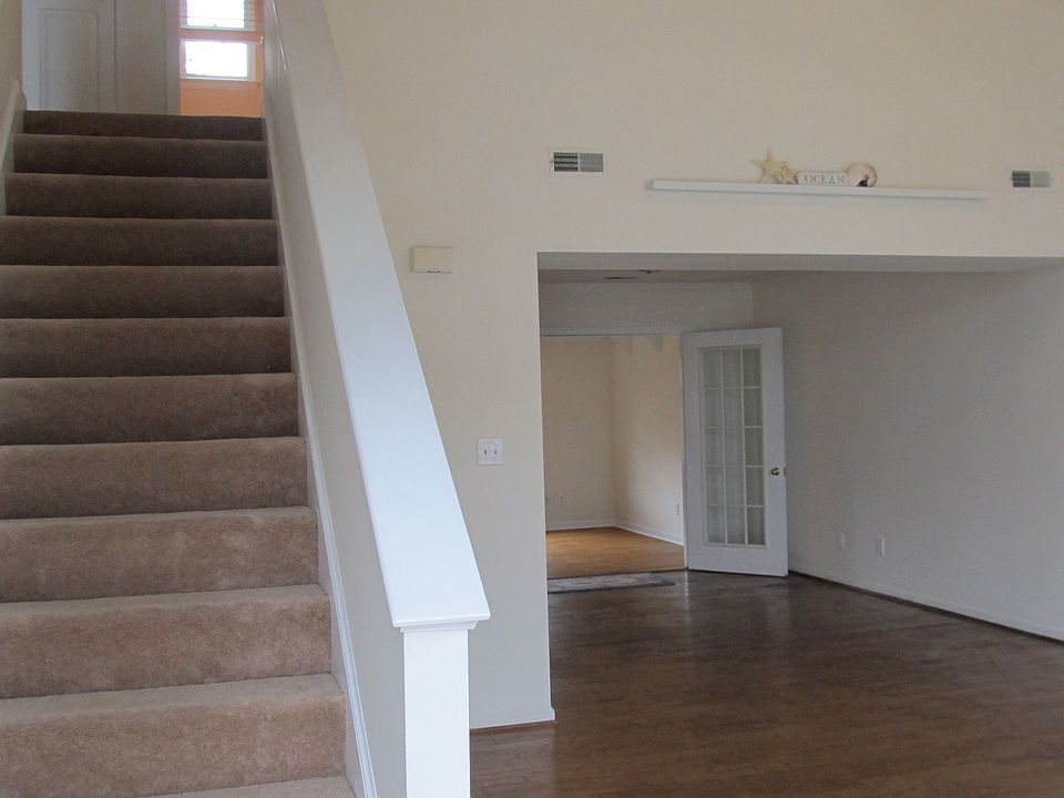 2nd image of 411 Terrace Ave