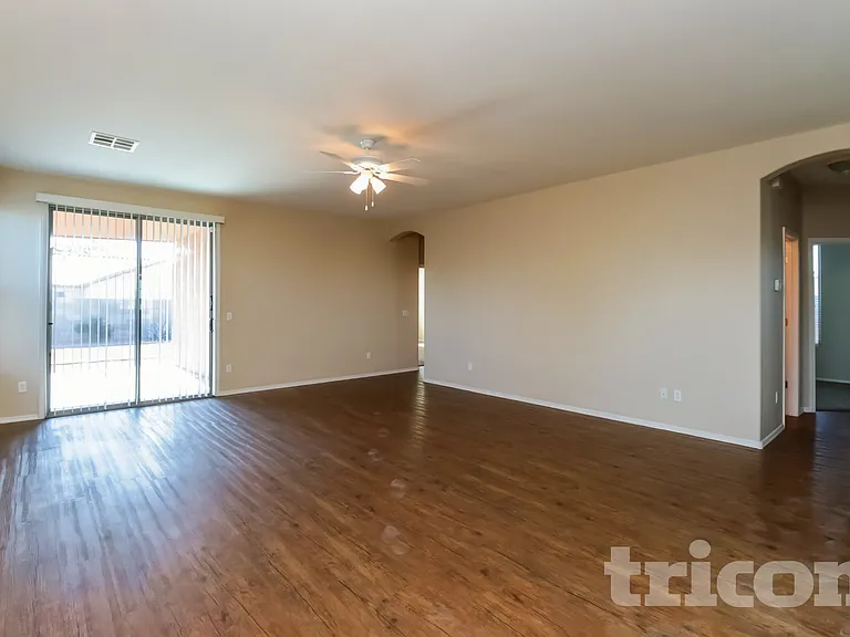 36497 W Barcelona Ln — Photo 3