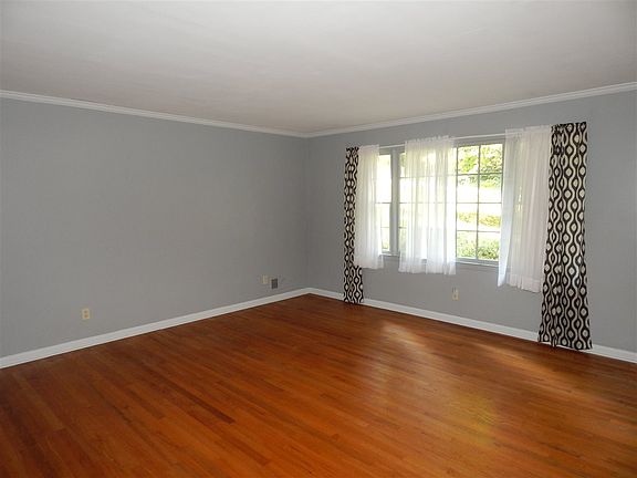 5th image of 145 Anita Dr