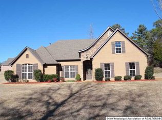 10238 Cypress Plantation Dr S, Olive Branch, MS 38654