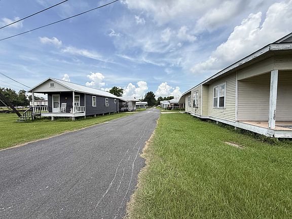 2nd image of 922 Brule Guillot Rd