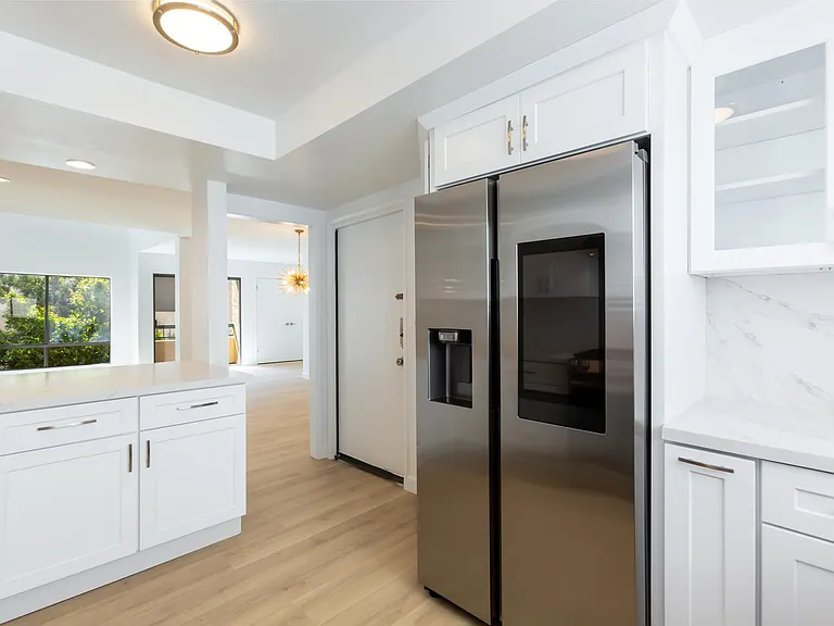 1738 S Bentley Ave #302 — Photo 16