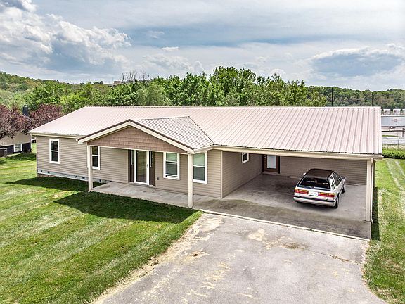 3rd image of 10179 Blue Springs Pkwy
