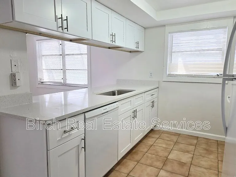 5304 Penguin Dr — Photo 6