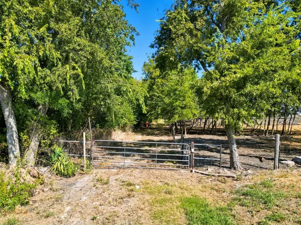 Off Fm #3427, Wolfe City, TX 75496