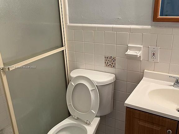 4th image of 8010 Tatum Waterway Dr APT 4