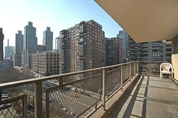 Sold by Douglas Elliman | media 29