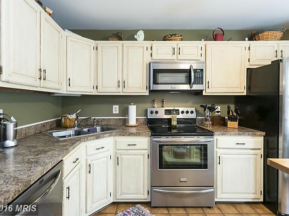 2nd image of 14 Meadow Run Ct